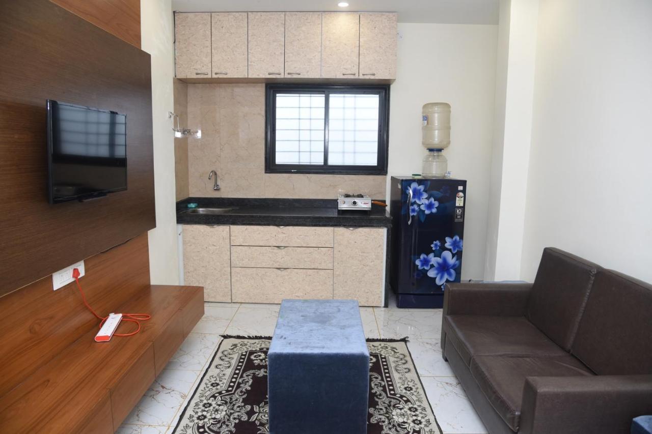 Apartment Hayat Residency Service *